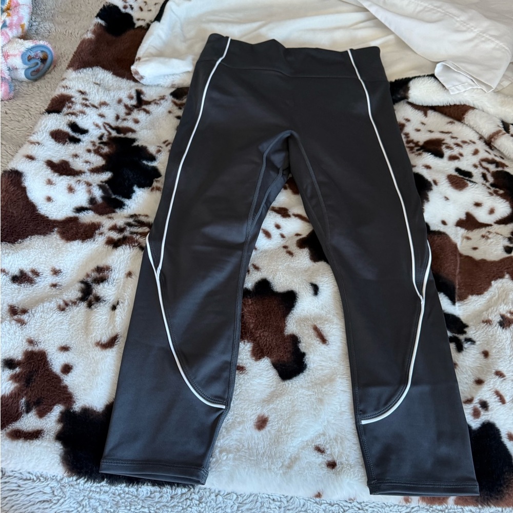 Fabletics Crop Leggings